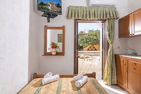 Iliostasi Beach Apartments