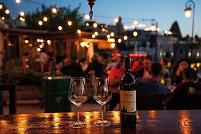 Nomads Cave Hotel & Rooftop