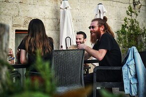 Nomads Cave Hotel & Rooftop