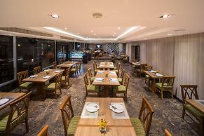 Bandara Silom Suites