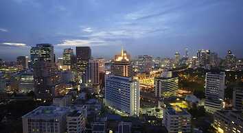 Bandara Silom Suites