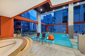 Bandara Silom Suites
