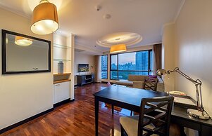Bandara Silom Suites