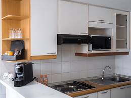 Bandara Silom Suites