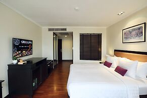 Bandara Silom Suites