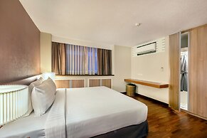 Bandara Silom Suites
