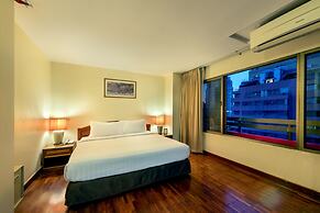 Bandara Silom Suites