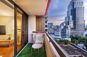 Bandara Silom Suites