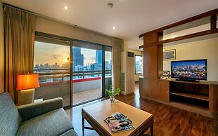Bandara Silom Suites