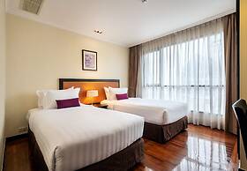 Bandara Silom Suites