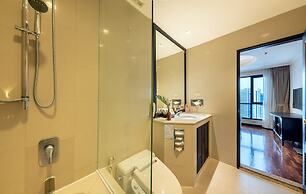 Bandara Silom Suites