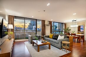 Bandara Silom Suites