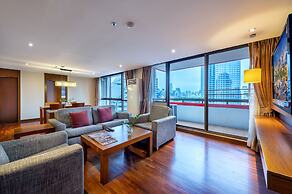 Bandara Silom Suites