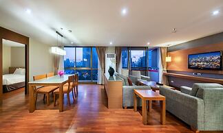 Bandara Silom Suites