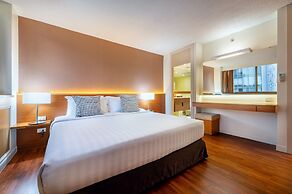 Bandara Silom Suites