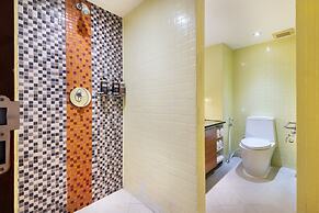 Bandara Silom Suites