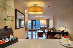 Bandara Silom Suites