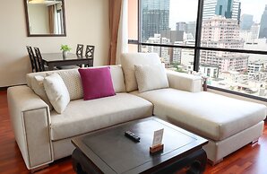 Bandara Silom Suites