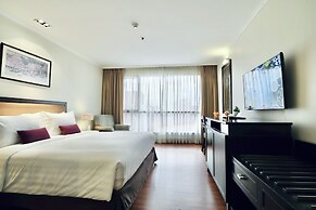 Bandara Silom Suites