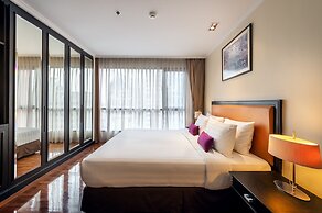 Bandara Silom Suites