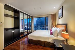 Bandara Silom Suites
