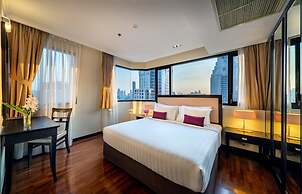 Bandara Silom Suites