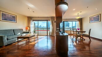 Bandara Silom Suites