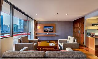 Bandara Silom Suites