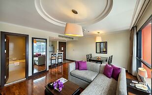 Bandara Silom Suites