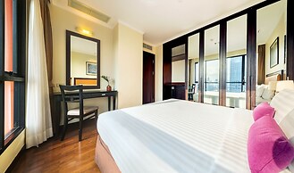 Bandara Silom Suites