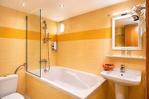 City Life Port Hotel
