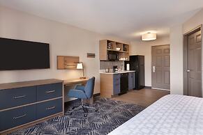 Candlewood Suites Springfield North, an IHG Hotel
