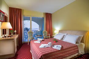 Angelika Pallas Hotel