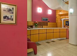 Angelika Pallas Hotel