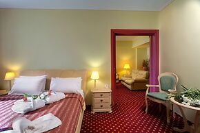 Angelika Pallas Hotel