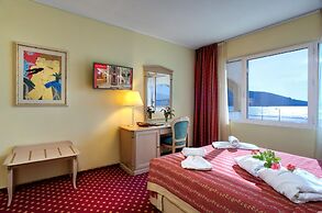 Angelika Pallas Hotel