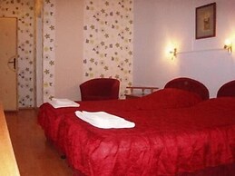 Ani Hotel
