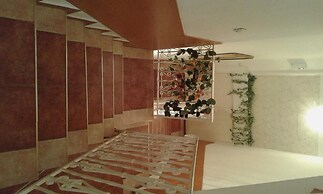 Ani Hotel