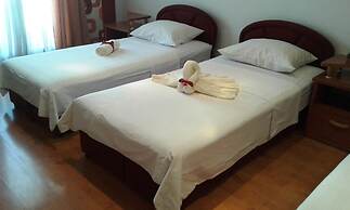 Ani Hotel
