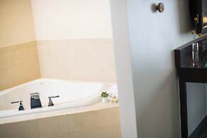 Renaissance Raleigh North Hills Hotel