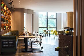 Renaissance Raleigh North Hills Hotel