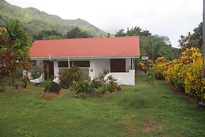 Daniella's Bungalows