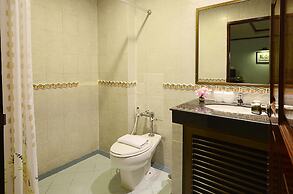Thipurai city hotel