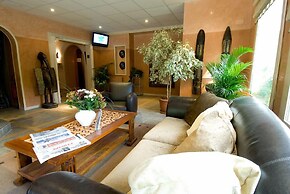 The Originals City, Hôtel L'Iroko