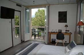 The Originals City, Hôtel L'Iroko