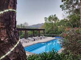 Loto Azul Resort and Spa