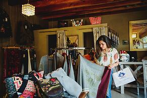 Loto Azul Resort and Spa