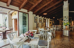 Loto Azul Resort and Spa