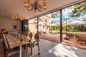 Hotel Spa & Restaurant Cantemerle