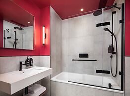 Radisson RED London Twickenham